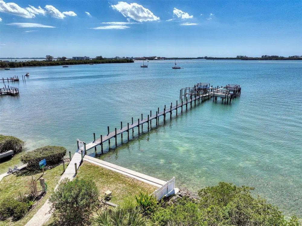 1106 S MCCALL ROAD Englewood, FL 34223