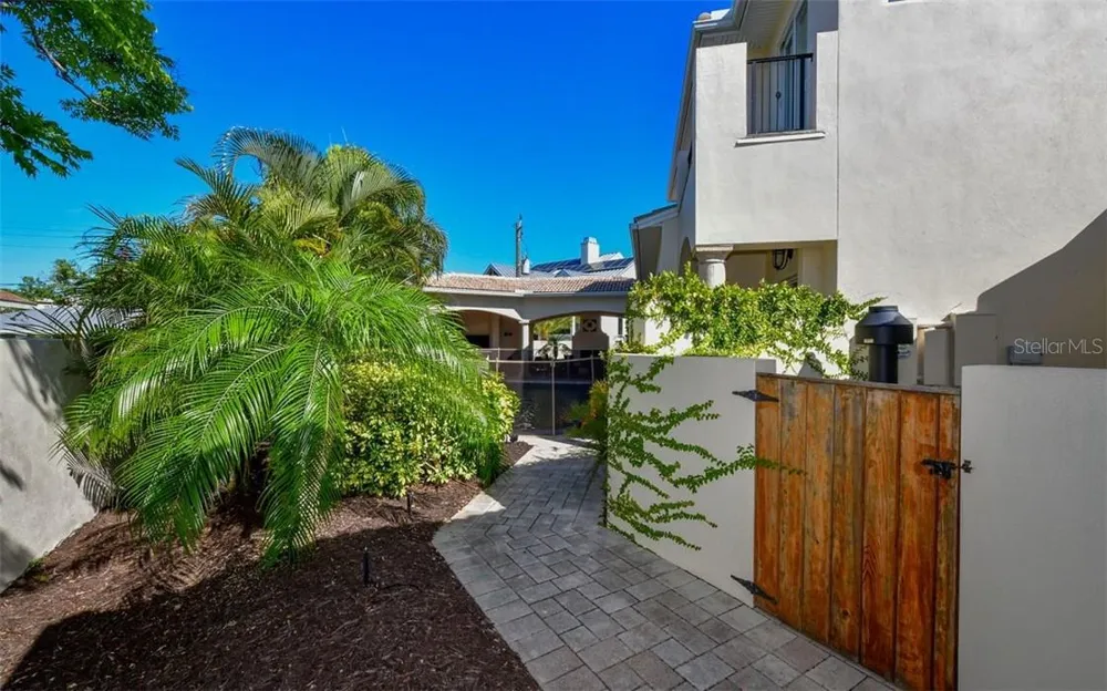 1179 MORNINGSIDE PLACE Sarasota, FL 34236