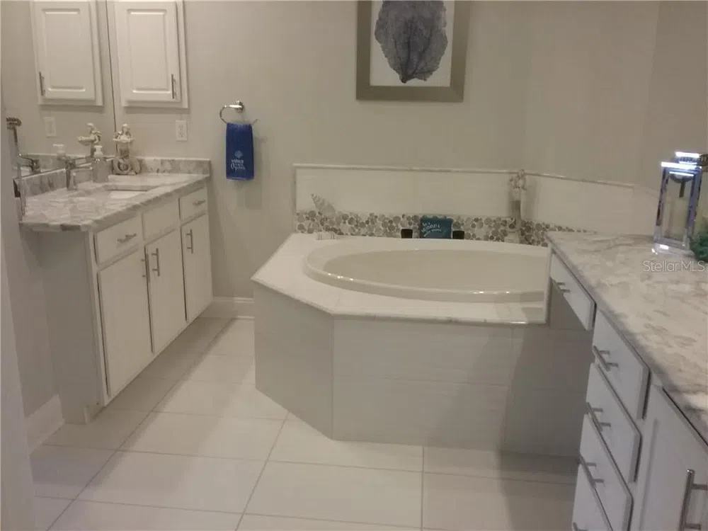 293 HIDDEN BAY DRIVE #203 Osprey, FL 34229