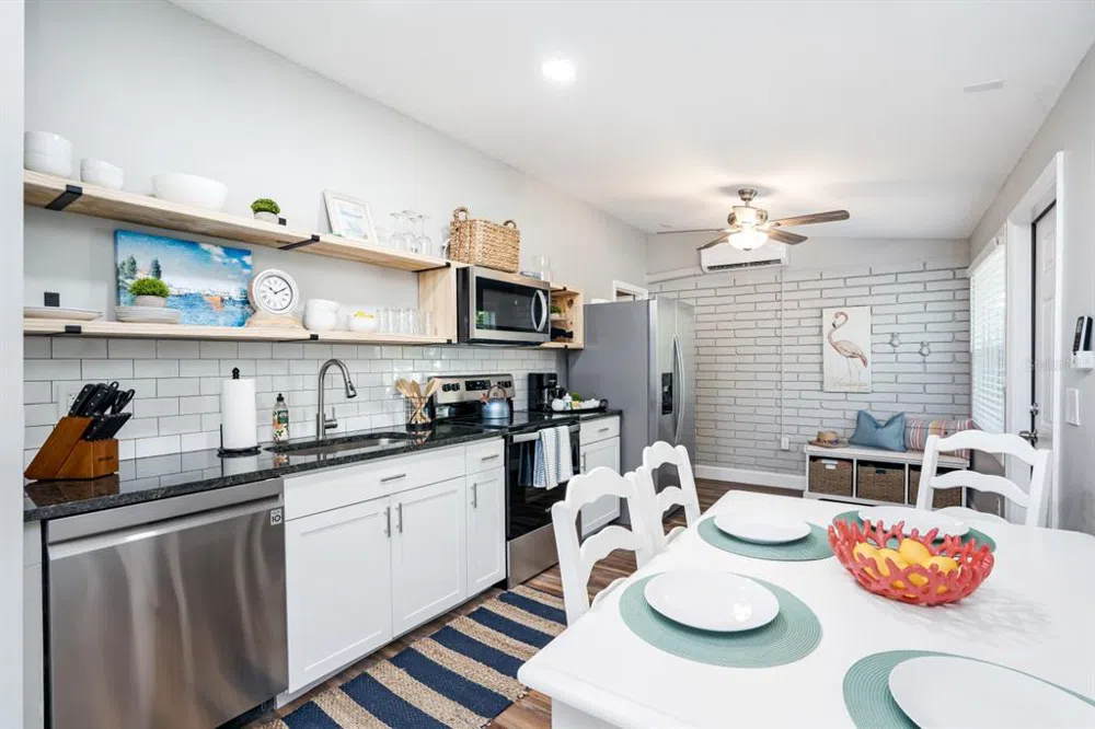 2213 WASON ROAD #1 Sarasota, FL 34231