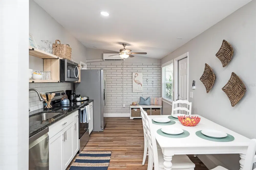 2213 WASON ROAD #1 Sarasota, FL 34231
