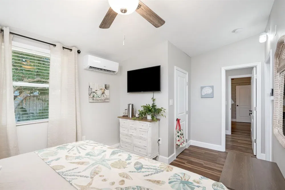 2213 WASON ROAD #1 Sarasota, FL 34231