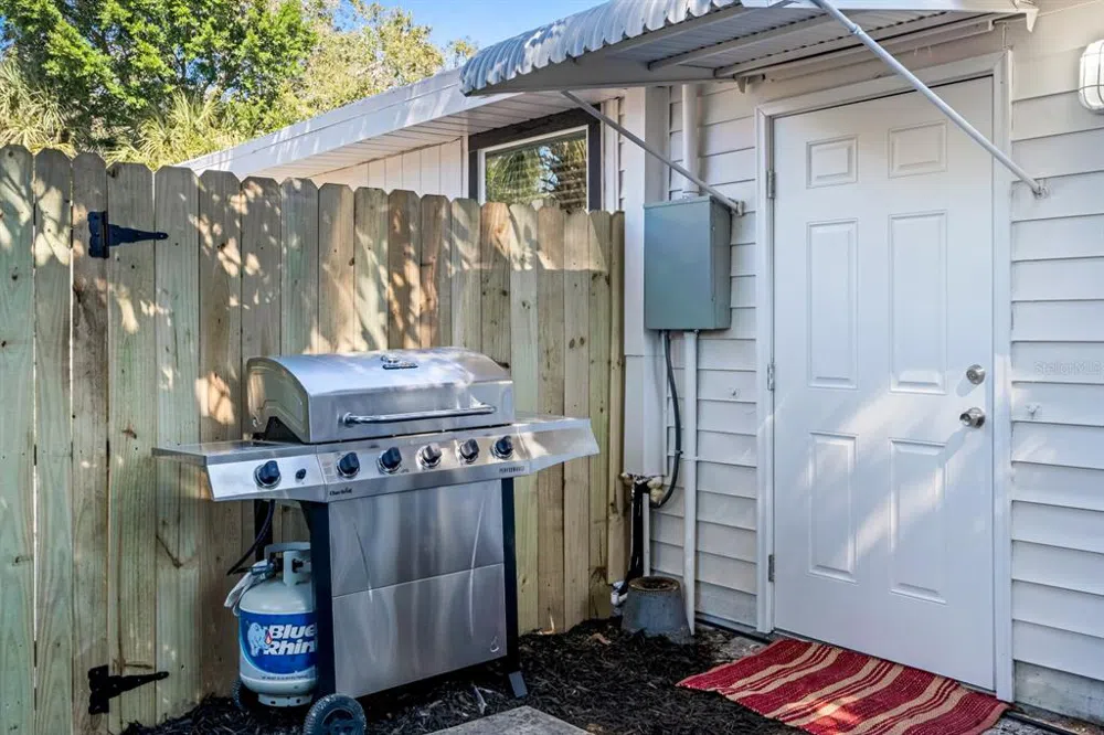 2213 WASON ROAD #1 Sarasota, FL 34231