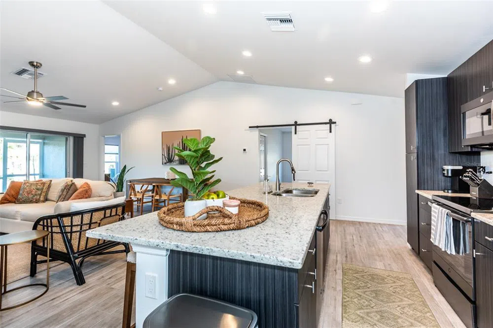 219 LEWIS CIRCLE #112 Punta Gorda, FL 33950