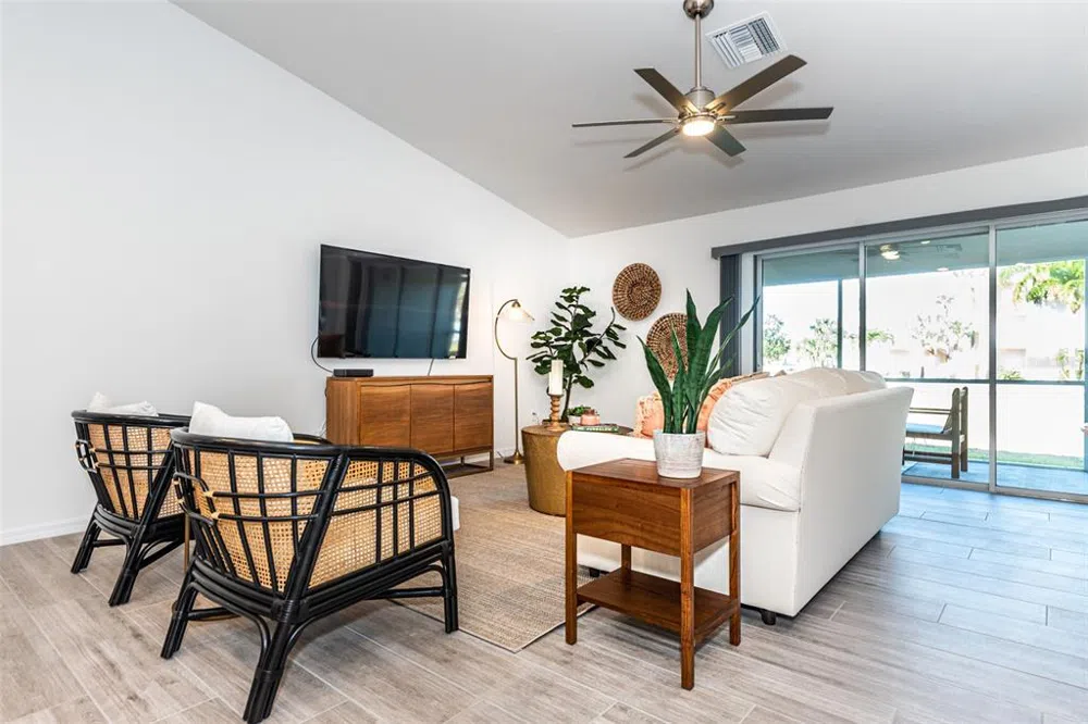 219 LEWIS CIRCLE #112 Punta Gorda, FL 33950