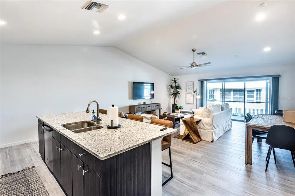 215 LEWIS CIRCLE #112 Punta Gorda, FL 33950