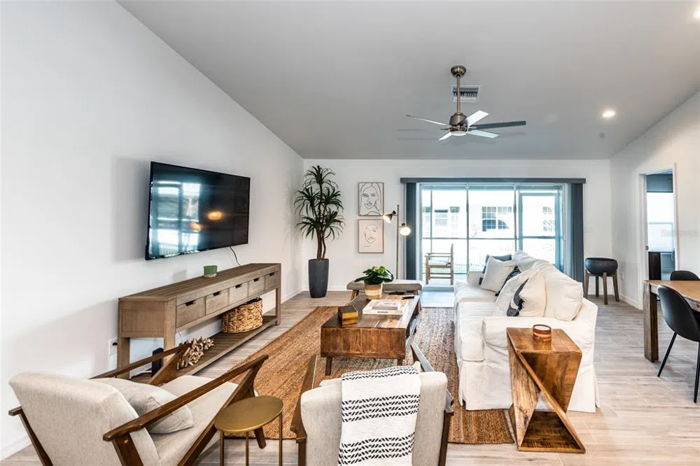 215 LEWIS CIRCLE #112 Punta Gorda, FL 33950