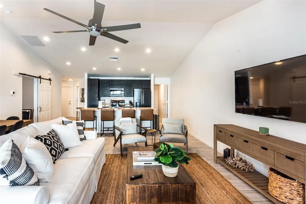 215 LEWIS CIRCLE #112 Punta Gorda, FL 33950