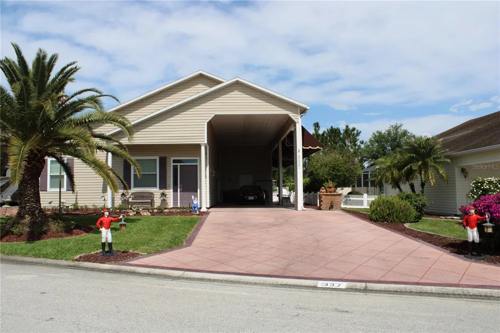 337 MOTORCOACH DRIVE S Polk City, FL 33868