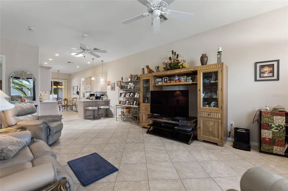 337 MOTORCOACH DRIVE S Polk City, FL 33868