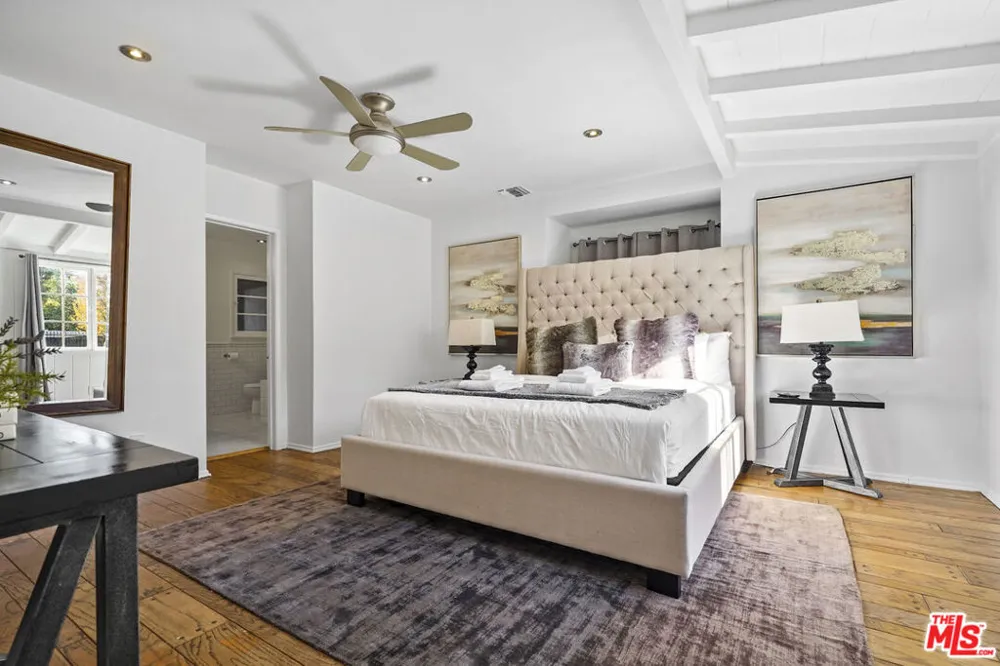 23057 SYLVAN STREET Woodland Hills, CA 91367