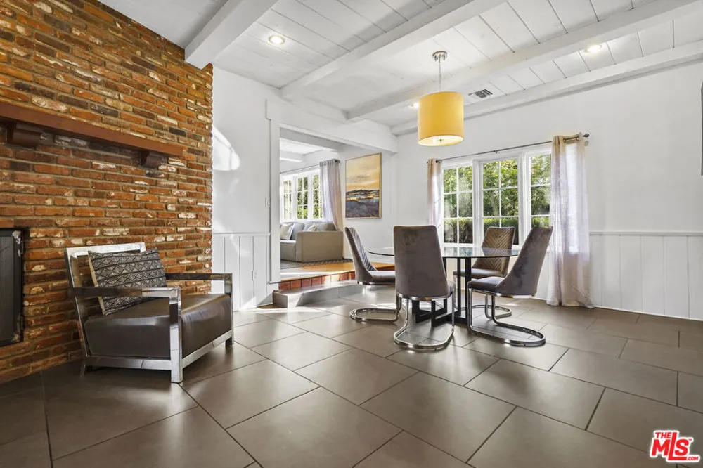23057 SYLVAN STREET Woodland Hills, CA 91367