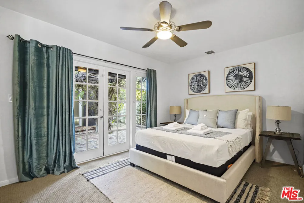 23057 SYLVAN STREET Woodland Hills, CA 91367