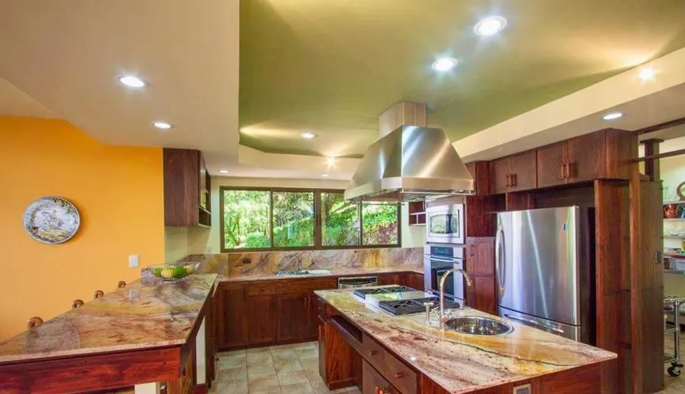 123 Natureza Viva Avenue San Mateo, CA 94402