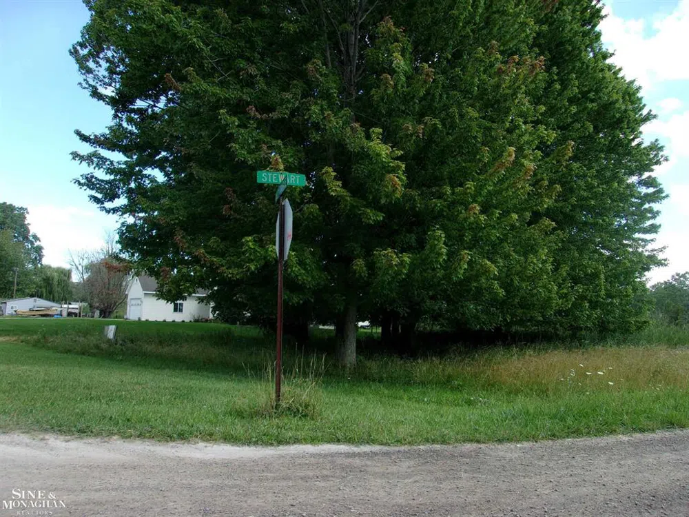 2039 Golf Course Road Clay Township, MI 48028