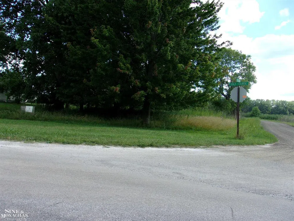 2039 Golf Course Road Clay Township, MI 48028