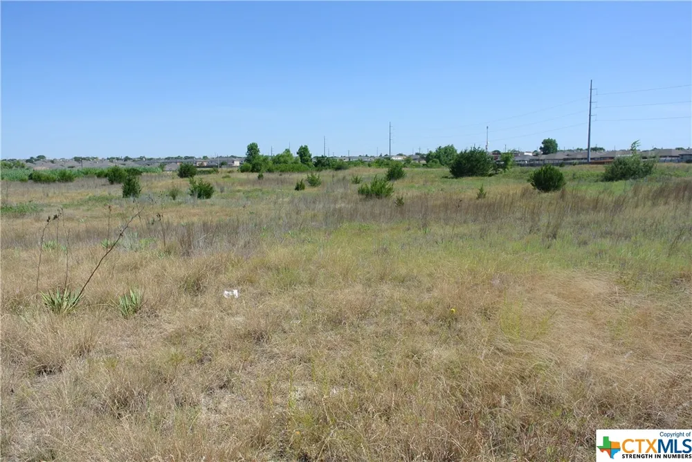 402 W Elms Road Killeen, TX 76542