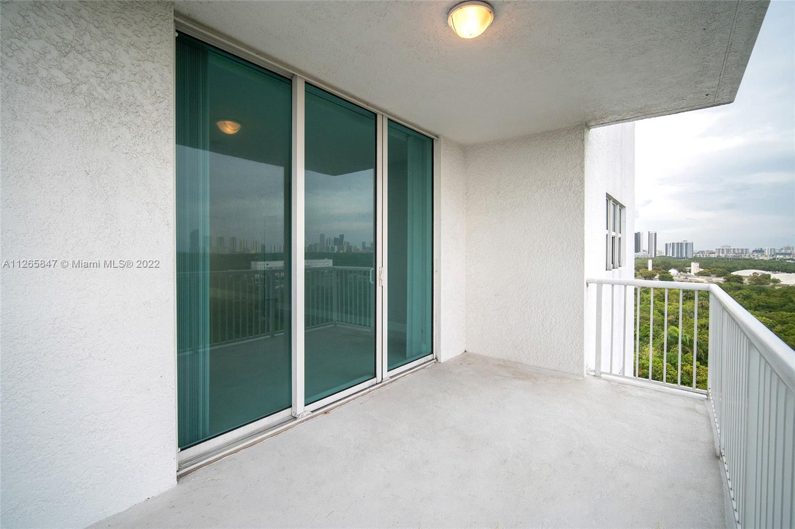 15051 Royal Oaks Ln #1203 North Miami, FL 33181