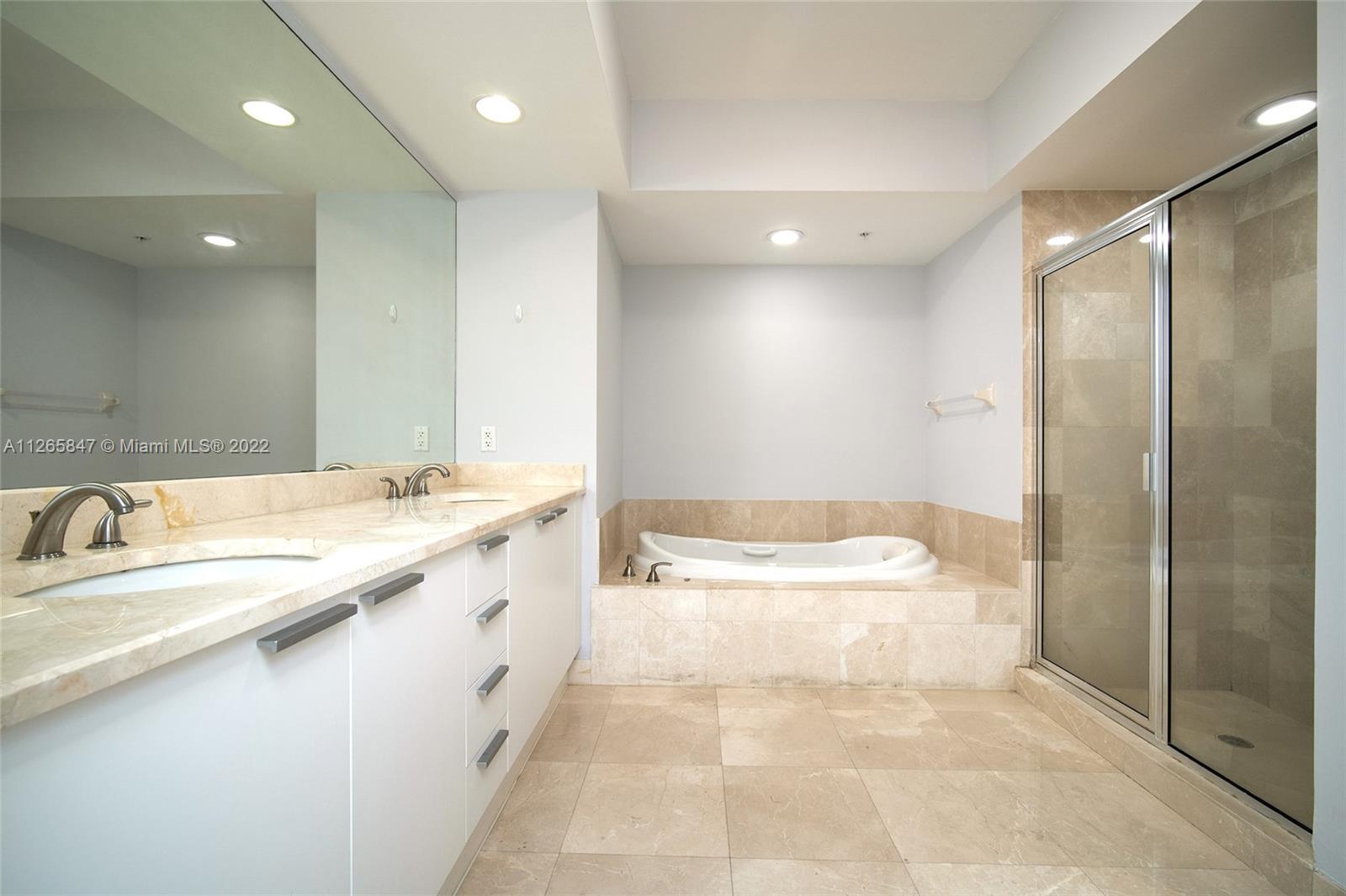 15051 Royal Oaks Ln #1203 North Miami, FL 33181