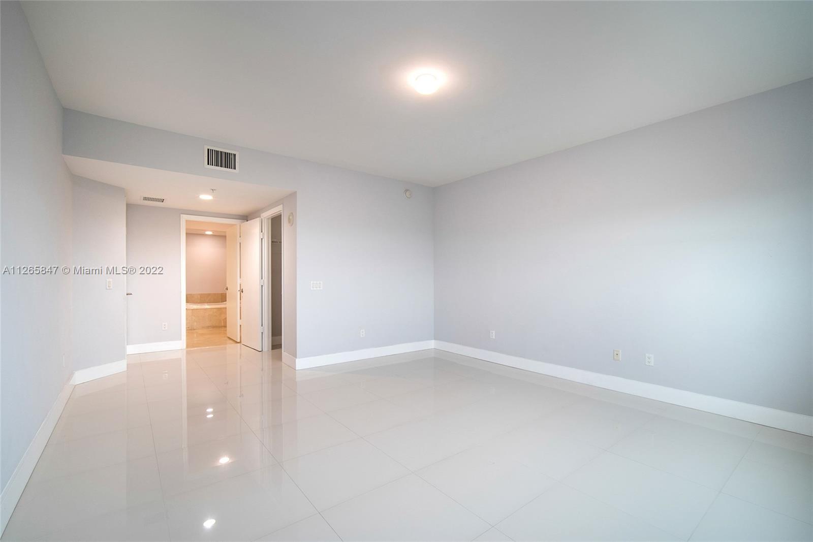 15051 Royal Oaks Ln #1203 North Miami, FL 33181