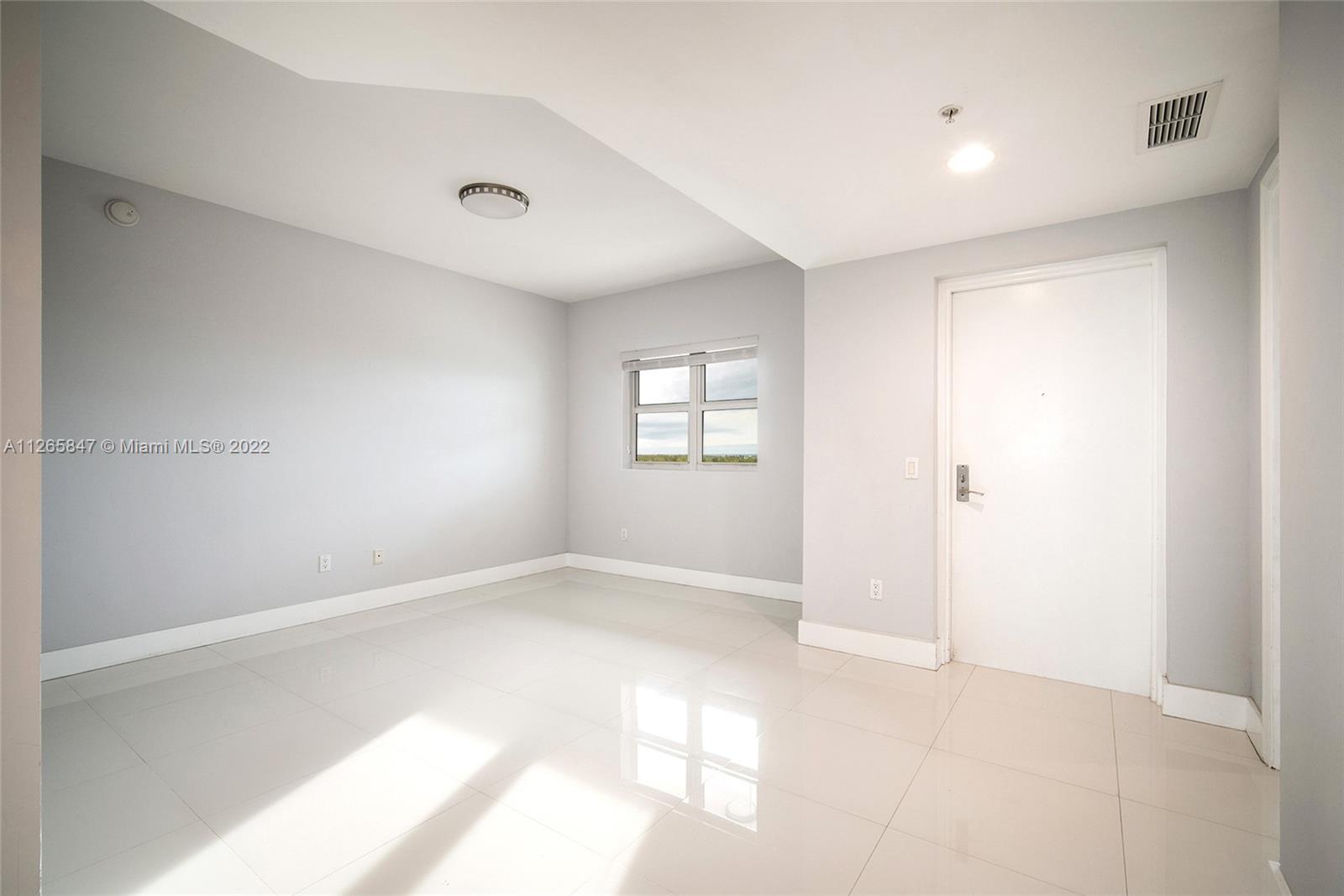 15051 Royal Oaks Ln #1203 North Miami, FL 33181