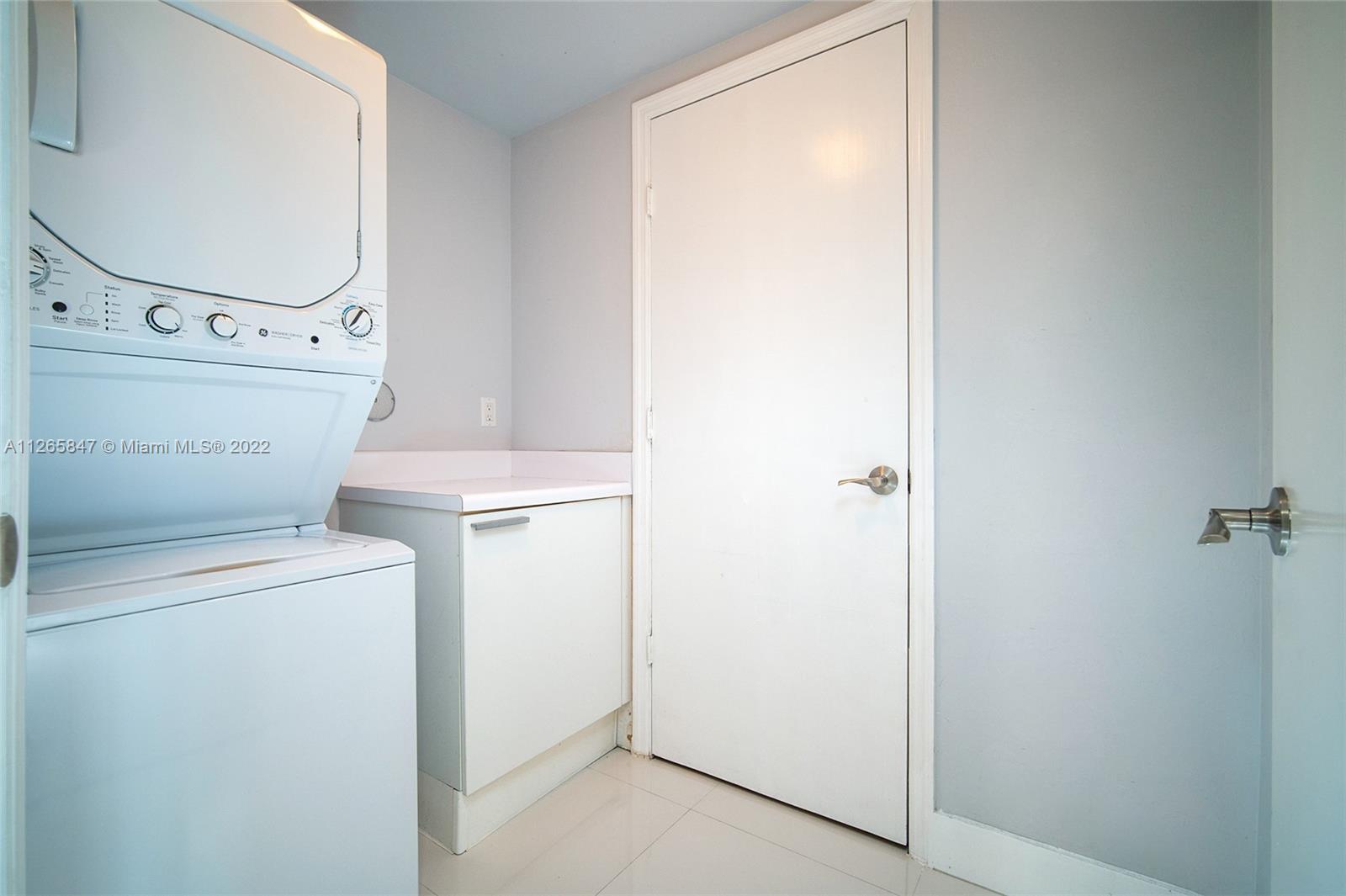 15051 Royal Oaks Ln #1203 North Miami, FL 33181