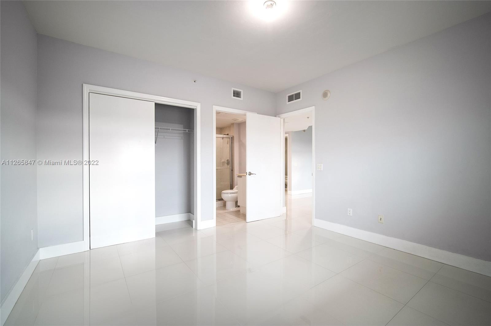 15051 Royal Oaks Ln #1203 North Miami, FL 33181