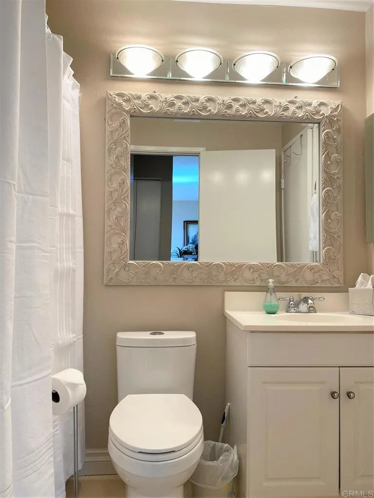 6677 Paseo Del Norte Carlsbad, CA 92011