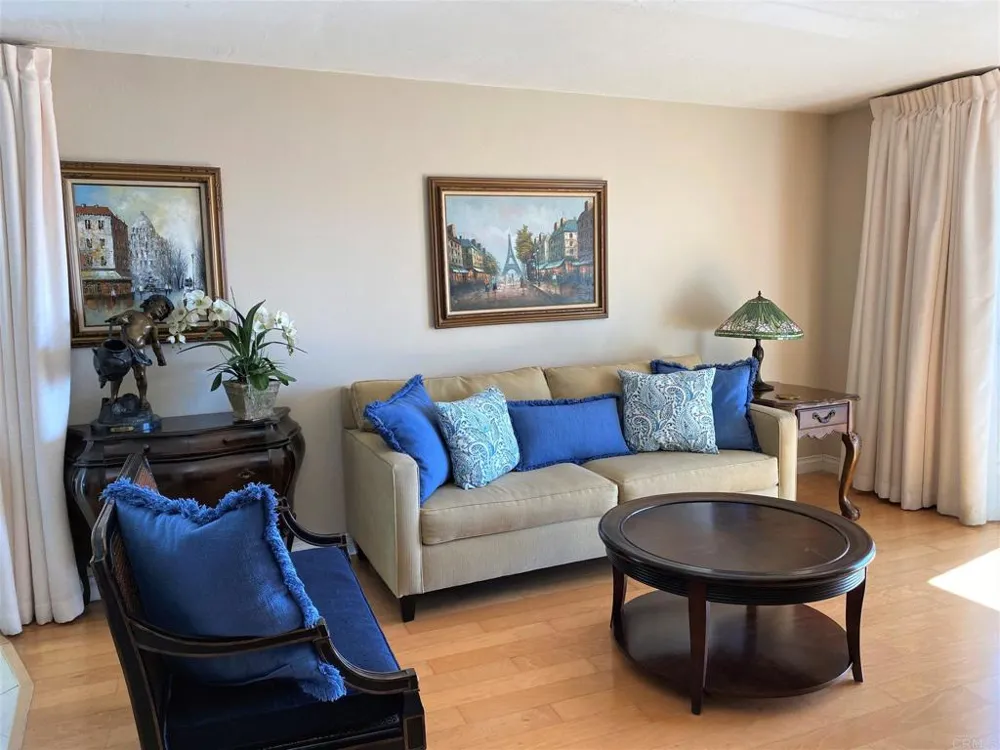 6677 Paseo Del Norte Carlsbad, CA 92011