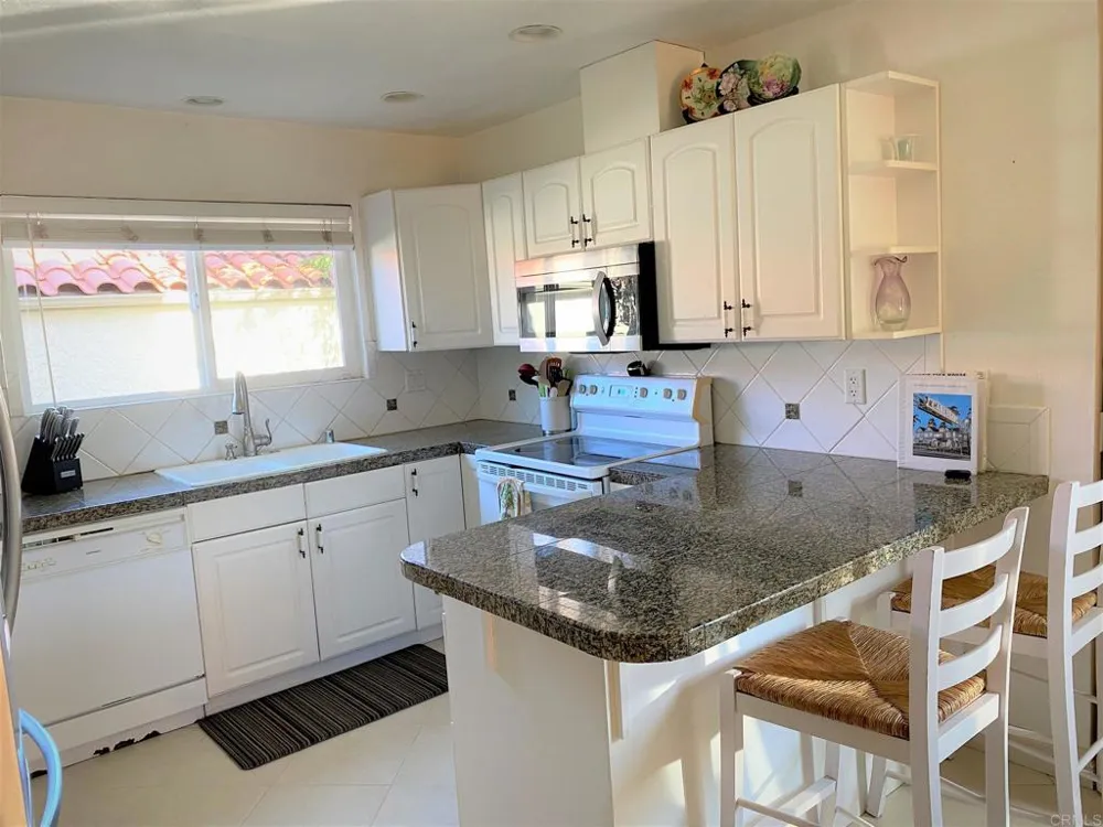 6677 Paseo Del Norte Carlsbad, CA 92011
