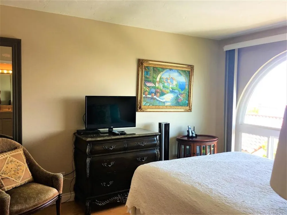 6677 Paseo Del Norte Carlsbad, CA 92011