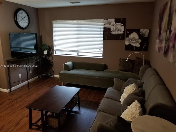 13389 ARBOR POINTE #204 Tampa, FL 33617