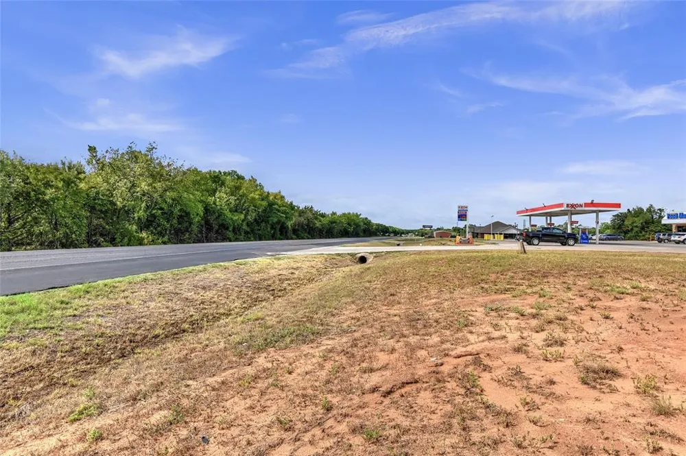 Main Street Collinsville, TX 76233