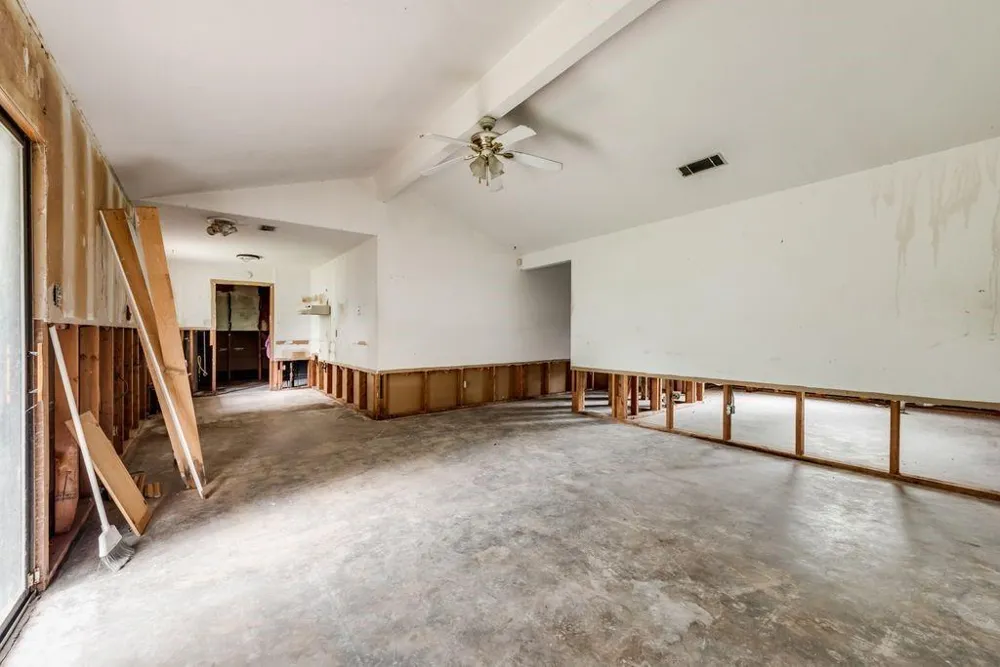 703 Johns Drive Euless, TX 76039
