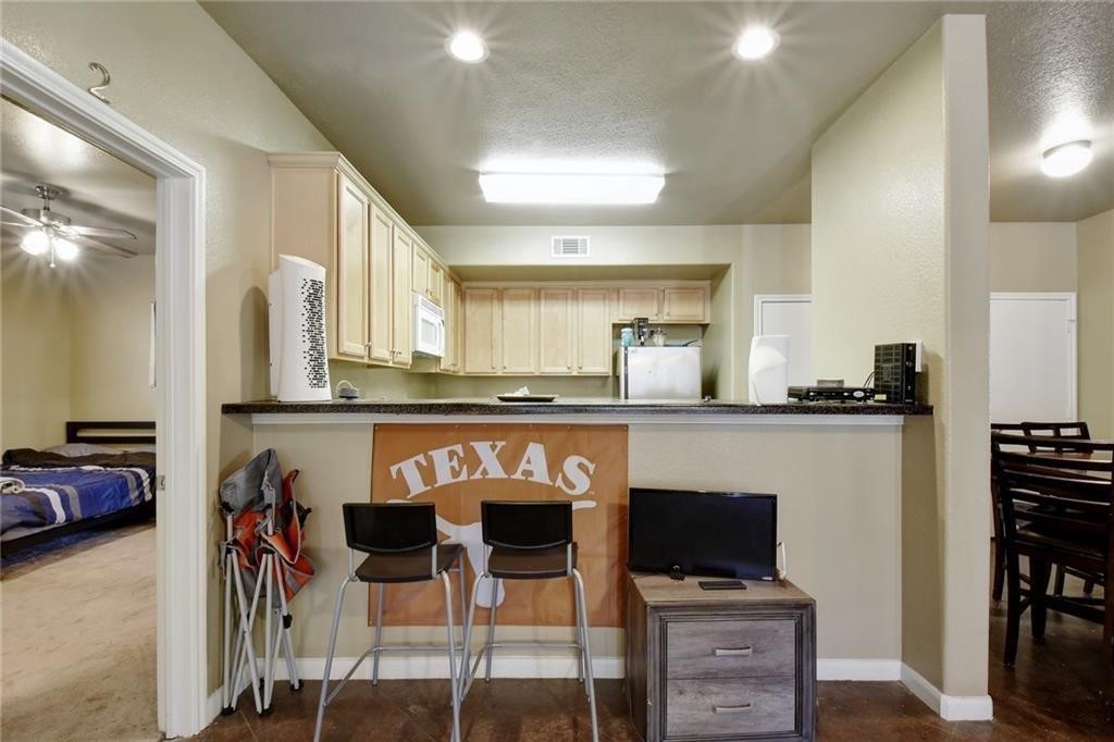 2606 Salado Street #302 Austin, TX 78705