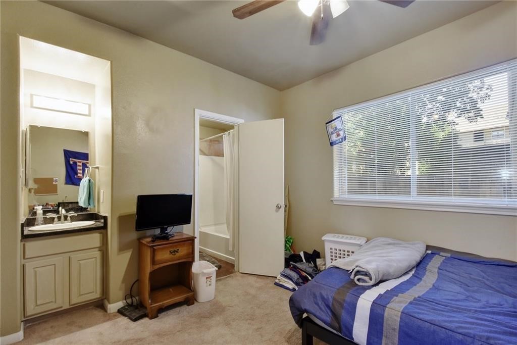 2606 Salado Street #302 Austin, TX 78705