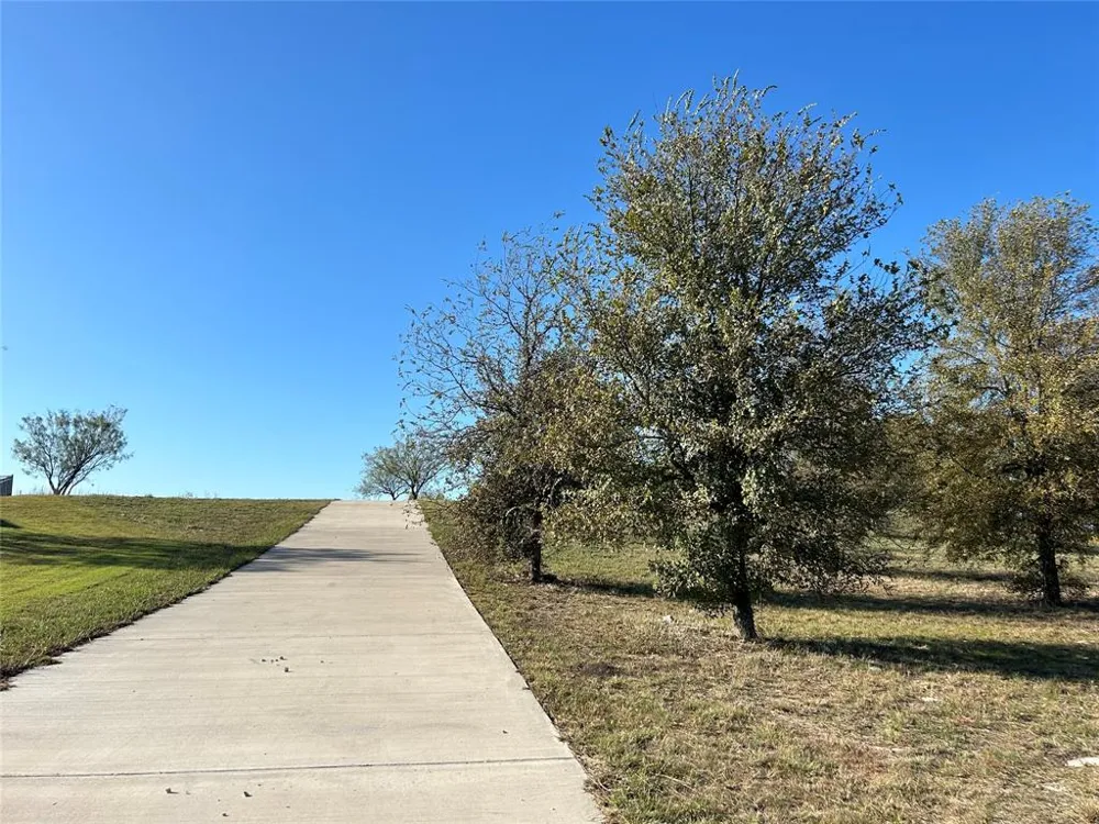 2010 Hidden Bluff Drive Aledo, TX 76008