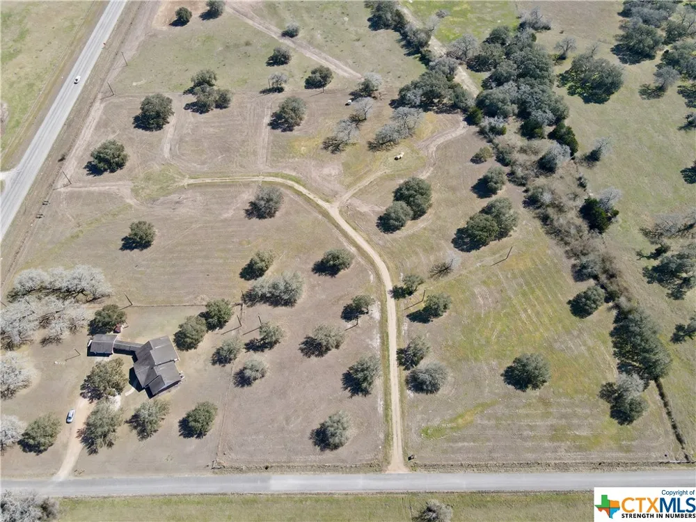 7 PVT 1672 Hallettsville, TX 77964