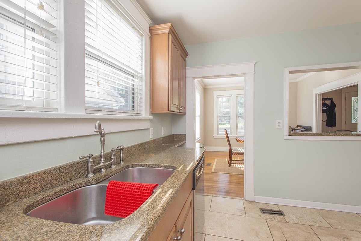 1318 Sweetbriar Ave Nashville, TN 37212