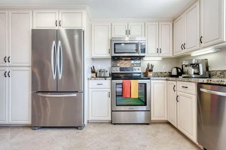 254 Santa Barbara Circle Palm Desert, CA 92260