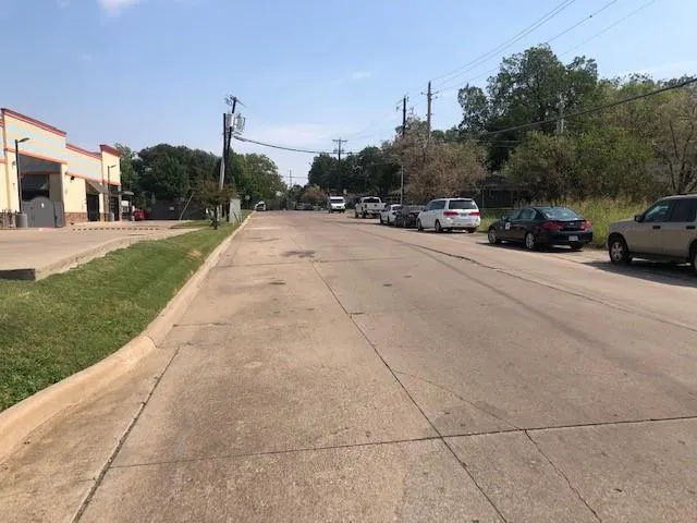 537 Dallas Grand Prairie, TX 75051