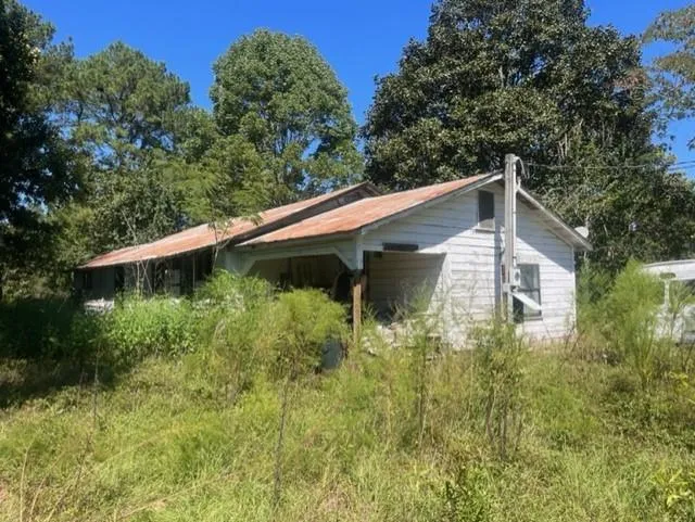 1304 S Railroad Avenue Shepherd, TX 77371