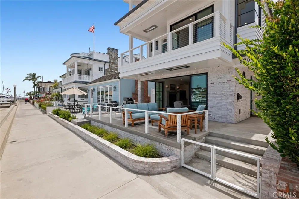 225 E Bay Front Newport Beach, CA 92662