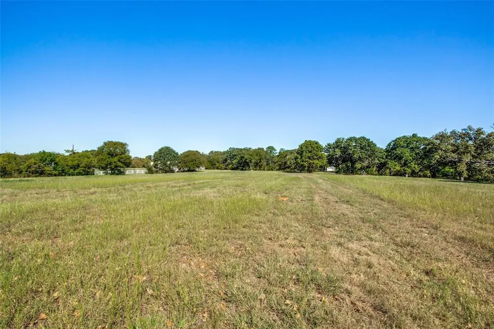 4 Delano Drive Dalworthington Gardens, TX 76016