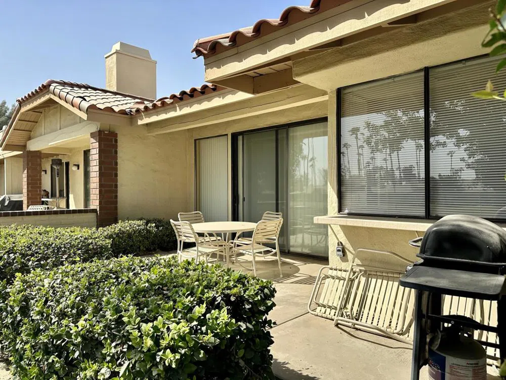 294 San Vicente Circle Palm Desert, CA 92260