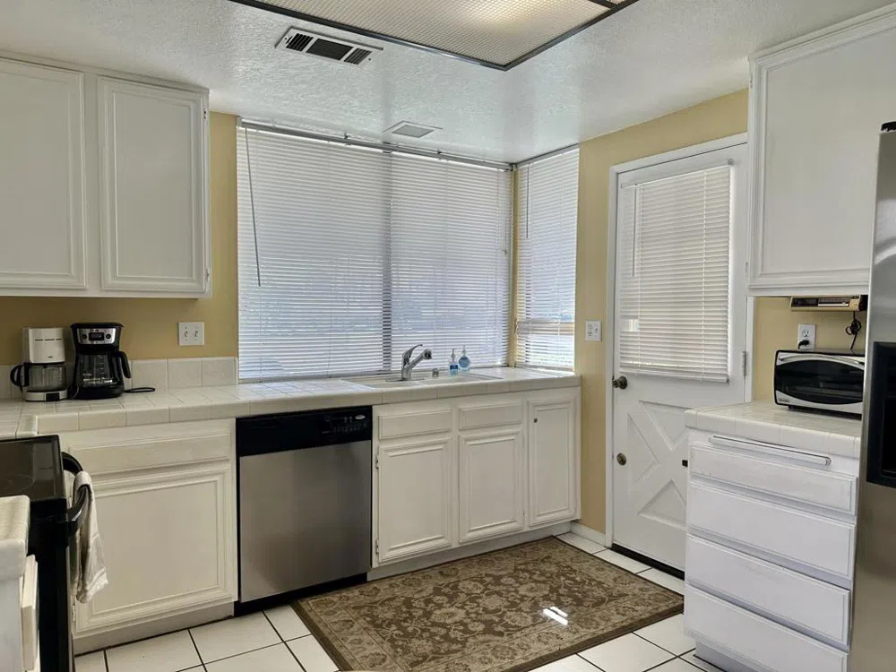 294 San Vicente Circle Palm Desert, CA 92260