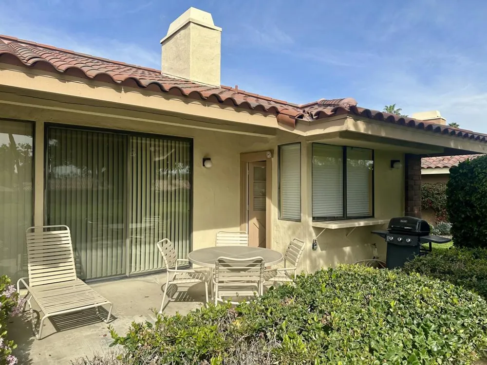 294 San Vicente Circle Palm Desert, CA 92260