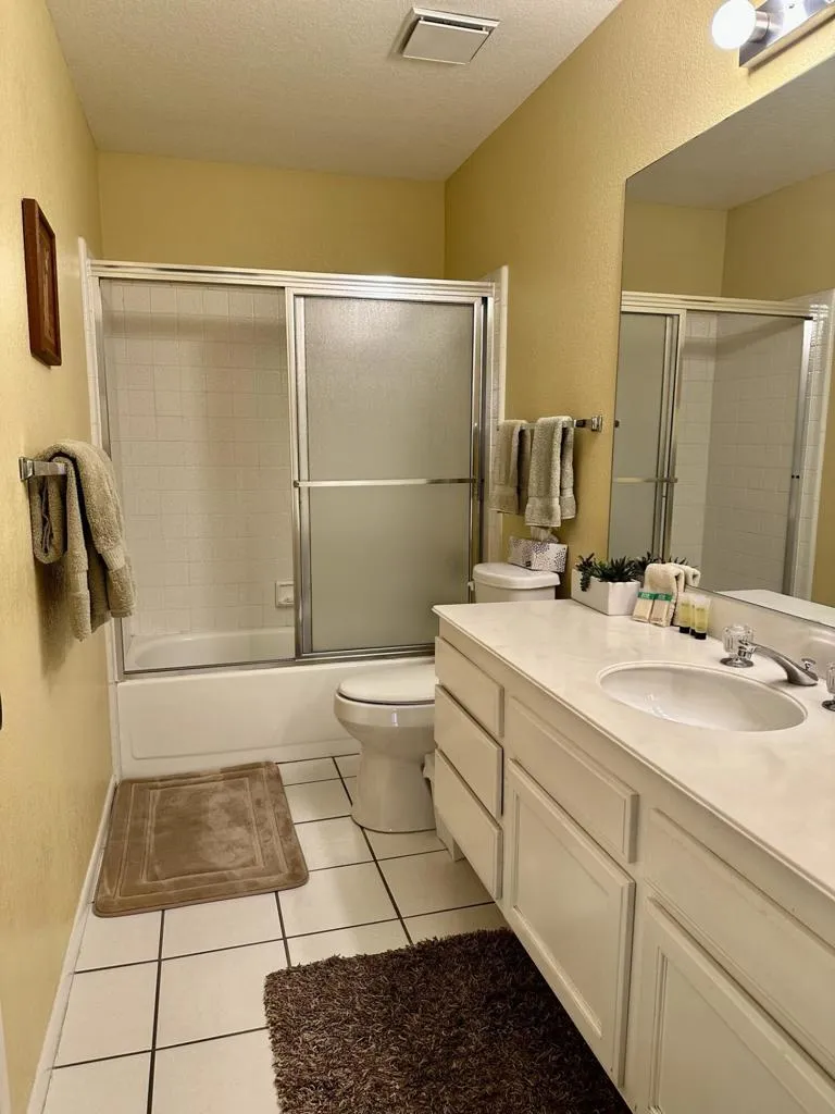 294 San Vicente Circle Palm Desert, CA 92260