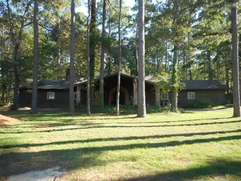 900 Machen Drive