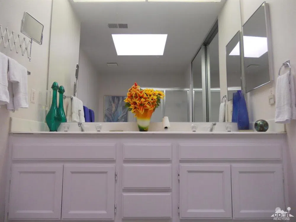 314 Gran Via Palm Desert, CA 92260